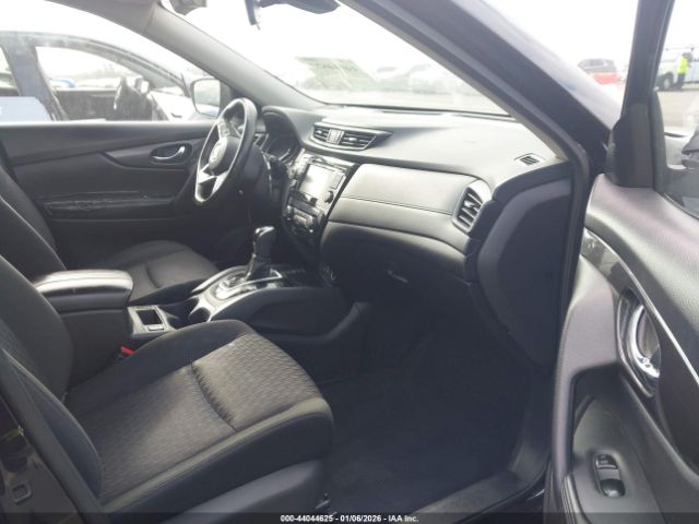 2019 NISSAN ROGUE JN8AT2MT5KW250432 Photo 4