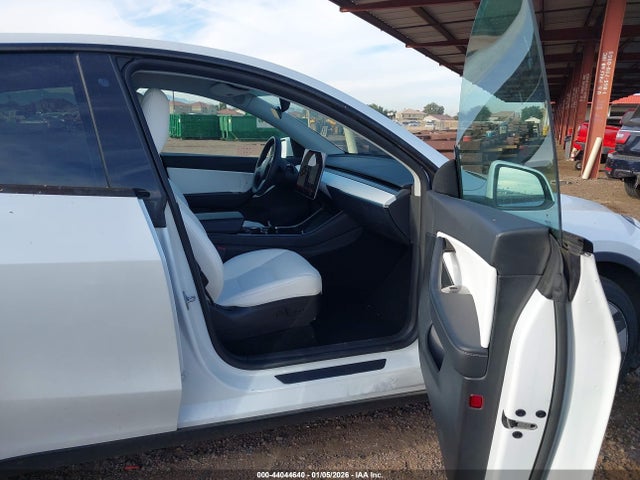 2020 TESLA MODEL Y 5YJYGDEEXLF032602 Photo 4