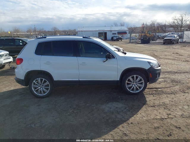 2016 Volkswagen Tiguan Se მანქანა იყიდება აუქციონზე, vin: WVGBV7AX3GW541688, აუქციონის ნომერი: 44044738