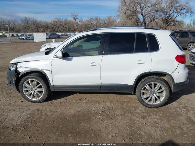 2016 Volkswagen Tiguan Se მანქანა იყიდება აუქციონზე, vin: WVGBV7AX3GW541688, აუქციონის ნომერი: 44044738