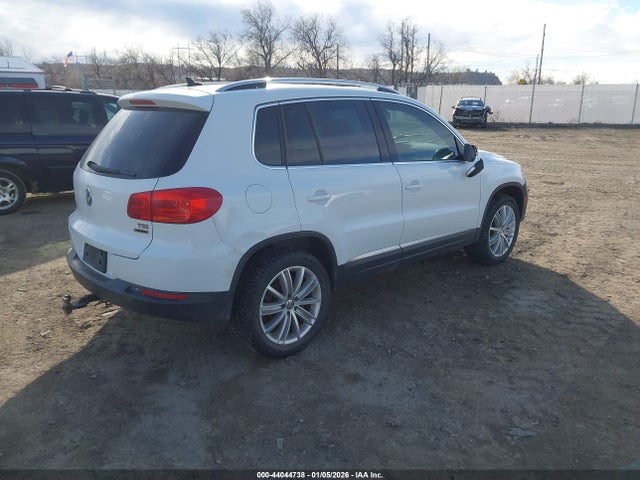 2016 Volkswagen Tiguan Se მანქანა იყიდება აუქციონზე, vin: WVGBV7AX3GW541688, აუქციონის ნომერი: 44044738