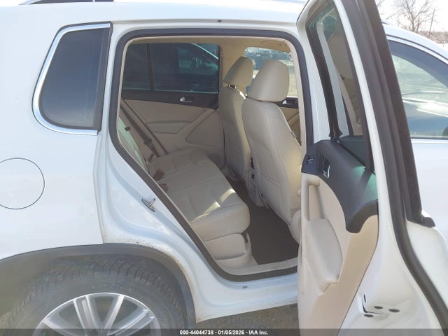 2016 Volkswagen Tiguan Se მანქანა იყიდება აუქციონზე, vin: WVGBV7AX3GW541688, აუქციონის ნომერი: 44044738
