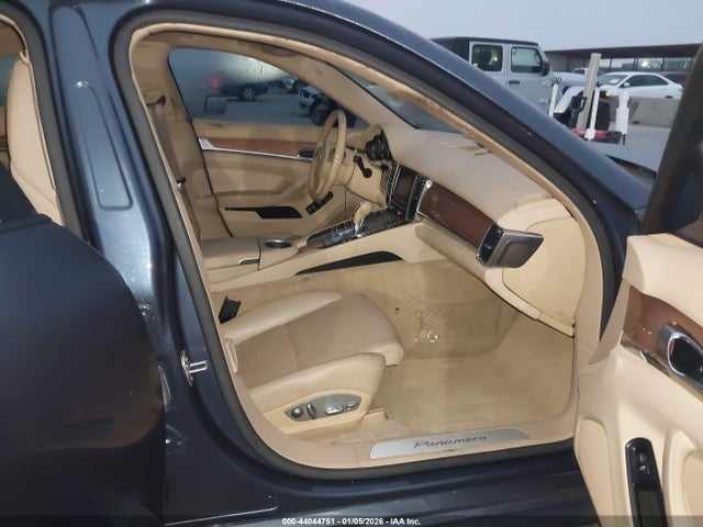 2013 PORSCHE PANAMERA WP0AA2A79DL012676 Photo 4