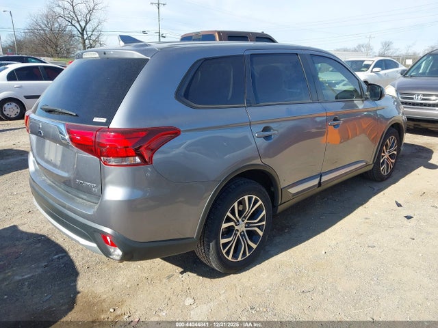 2018 MITSUBISHI OUTLANDER JA4AZ3A34JZ042571 Photo 3