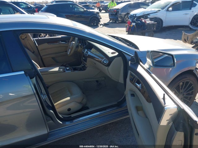 2012 MERCEDES-BENZ CLS 550 WDDLJ7DB7CA044855 Photo 4