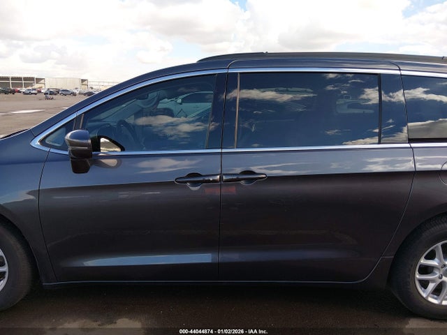 Chrysler Pacifica Touring L 2022 2C4RC1BG1NR150193 Image 14