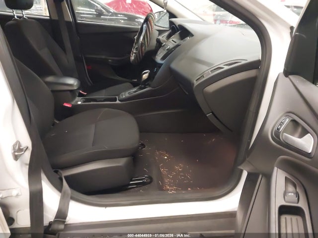 1FADP3F21FL282900 Ford FOCUS SE