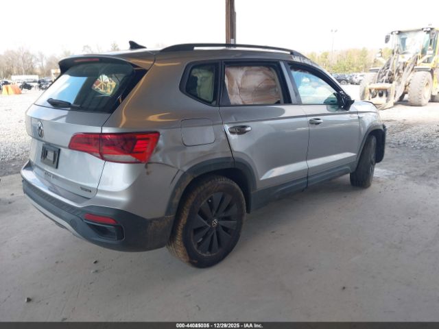 2022 VOLKSWAGEN TAOS 3VVMX7B2XNM035591 Photo 3