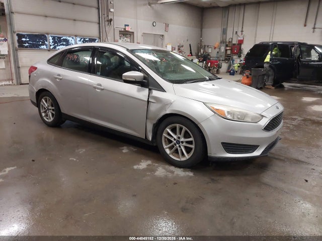 44045152 :رقم المزاد ، 1FADP3F26FL354867 vin ، 2015 Ford Focus Se مزاد بيع