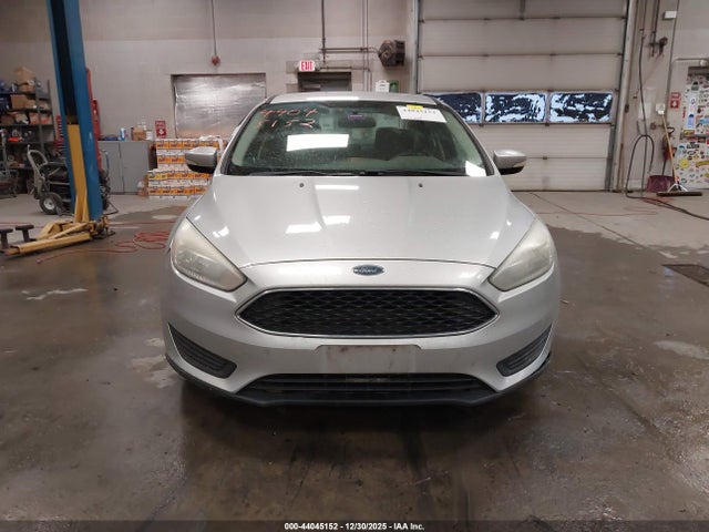 44045152 :رقم المزاد ، 1FADP3F26FL354867 vin ، 2015 Ford Focus Se مزاد بيع