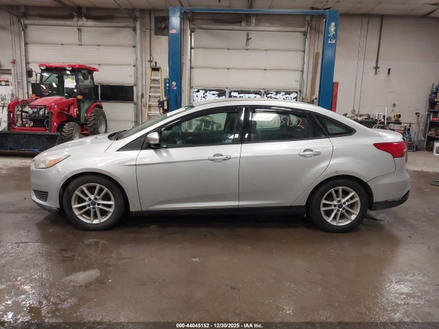 44045152 :رقم المزاد ، 1FADP3F26FL354867 vin ، 2015 Ford Focus Se مزاد بيع