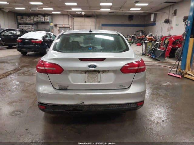 44045152 :رقم المزاد ، 1FADP3F26FL354867 vin ، 2015 Ford Focus Se مزاد بيع