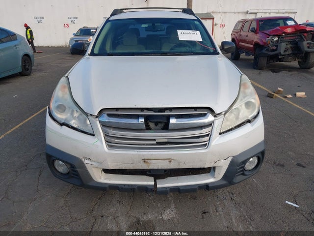 44045192 :رقم المزاد ، 4S4BRCAC4E3240470 vin ، 2014 Subaru Outback 2.5i مزاد بيع