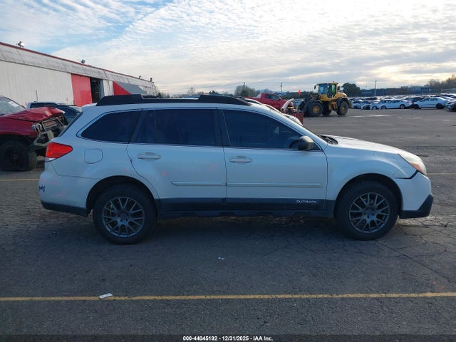 44045192 :رقم المزاد ، 4S4BRCAC4E3240470 vin ، 2014 Subaru Outback 2.5i مزاد بيع