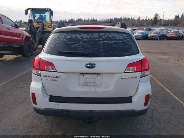 44045192 :رقم المزاد ، 4S4BRCAC4E3240470 vin ، 2014 Subaru Outback 2.5i مزاد بيع