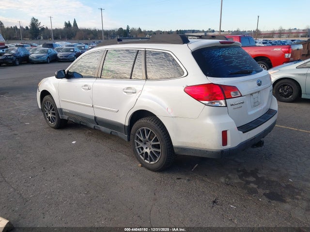 44045192 :رقم المزاد ، 4S4BRCAC4E3240470 vin ، 2014 Subaru Outback 2.5i مزاد بيع