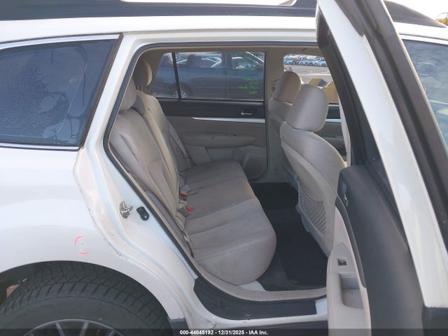 44045192 :رقم المزاد ، 4S4BRCAC4E3240470 vin ، 2014 Subaru Outback 2.5i مزاد بيع