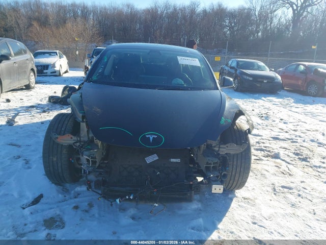 Продажа на аукционе авто 2022 Tesla Model 3 Performance Dual Motor All-wheel Drive, vin: 5YJ3E1EC5NF143994, номер лота: 44045205