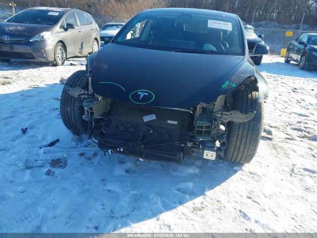 Продажа на аукционе авто 2022 Tesla Model 3 Performance Dual Motor All-wheel Drive, vin: 5YJ3E1EC5NF143994, номер лота: 44045205