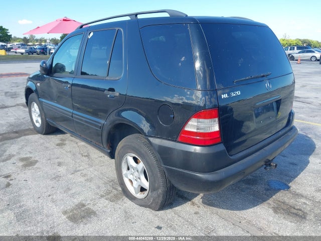 2000 Mercedes-benz Ml 320 მანქანა იყიდება აუქციონზე, vin: 4JGAB54E3YA160182, აუქციონის ნომერი: 44045289