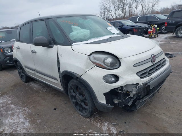 2018 FIAT 500L ZFBCFADH5JZ041547 Photo 0