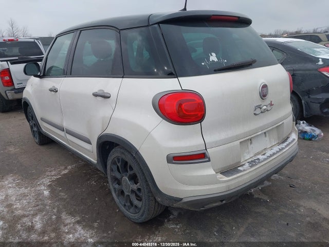 2018 FIAT 500L ZFBCFADH5JZ041547 Photo 2