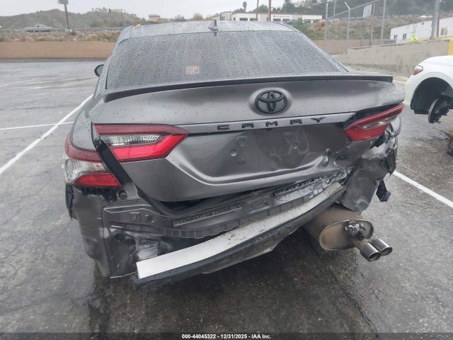 4T1G11AKXNU681555 Toyota CAMRY SE