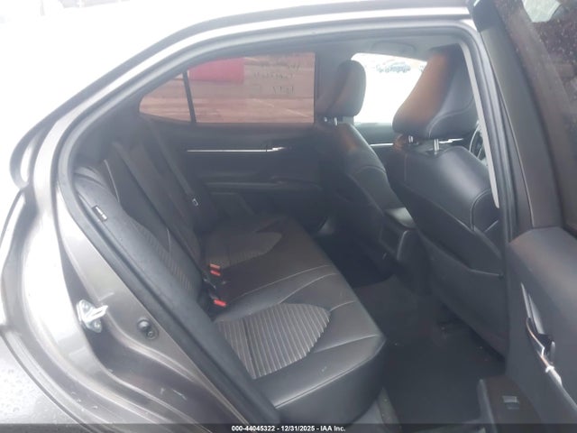 4T1G11AKXNU681555 Toyota CAMRY SE