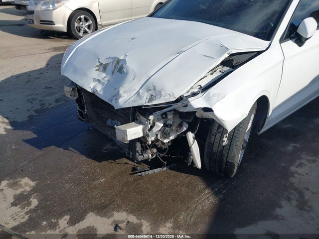 2017 AUDI A3 WAUB8GFF9H1056527 Photo 5