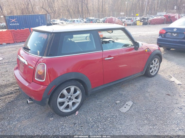 2008 MINI COOPER WMWMF33548TU67650 Photo 3
