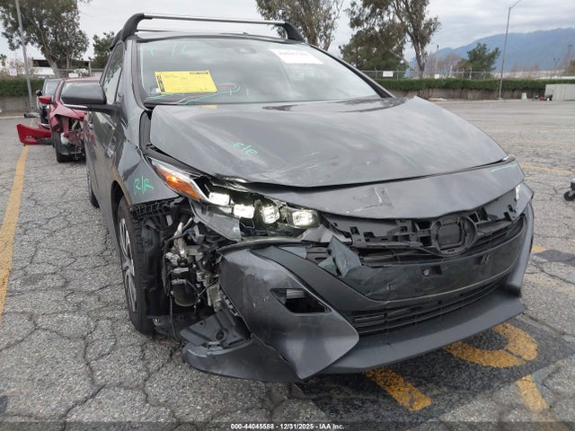 JTDKAMFP6N3223876 Toyota Prius Prime Xle
