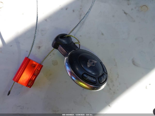 2011 MINI COOPER WMWSU3C54BT096980 Photo 10