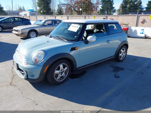 2011 MINI COOPER WMWSU3C54BT096980 Photo 1