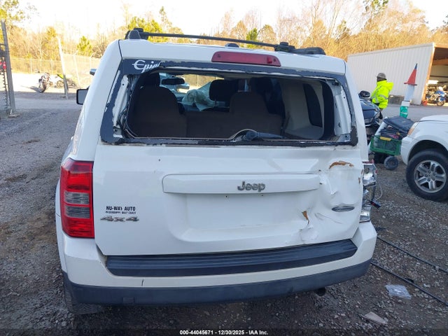 1C4NJRFB9ED713155 Jeep Patriot Latitude