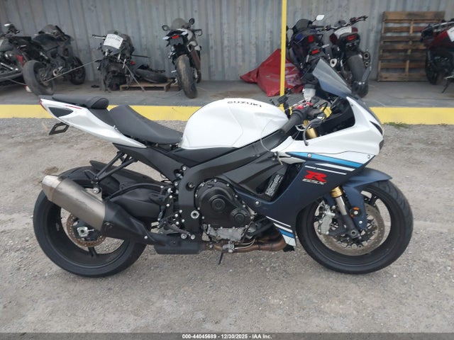 Suzuki GSX-R750 2023 JS1GR7MA7P7101547 Image 12