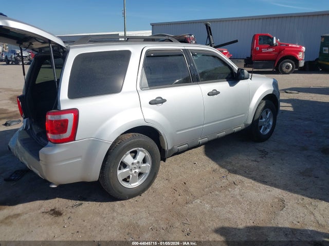 2011 FORD ESCAPE 1FMCU0D70BKA96885 Photo 3