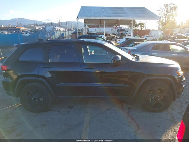1C4RJFAG9JC477187 Jeep Grand Cherokee Upland 4x4