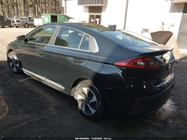2017 HYUNDAI IONIQ HYBRID KMHC75LC9HU028715 Photo 2