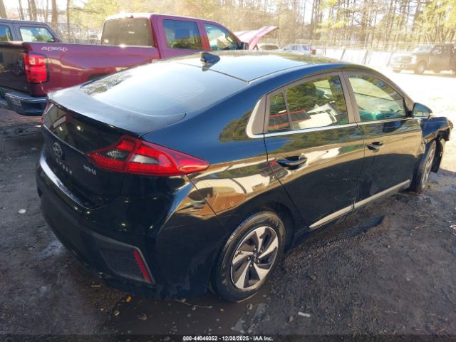 2017 HYUNDAI IONIQ HYBRID KMHC75LC9HU028715 Photo 3