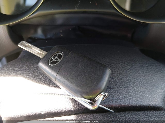 NMTKHMBX5MR134586 Toyota C-HR LE