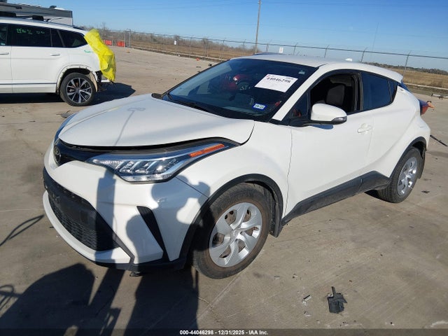 NMTKHMBX5MR134586 Toyota C-HR LE