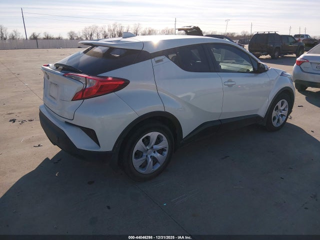 NMTKHMBX5MR134586 Toyota C-HR LE