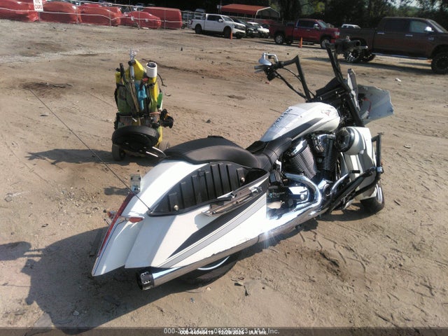 Victory Motorcycles Magnum 2016 5VPYW36N5G3055690 Image 4