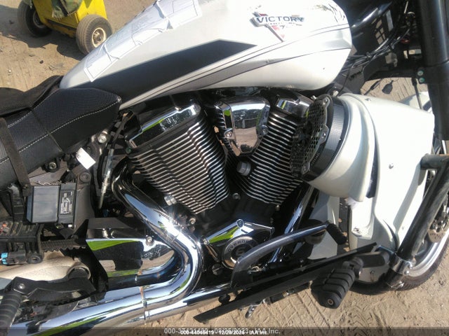 Victory Motorcycles Magnum 2016 5VPYW36N5G3055690 Image 8
