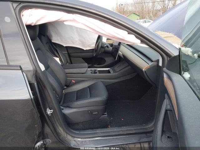 2024 TESLA MODEL Y 7SAYGDEDXRF108516 Photo 4