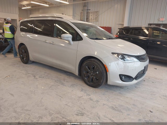 2019 CHRYSLER PACIFICA HYBRID 2C4RC1N77KR605443