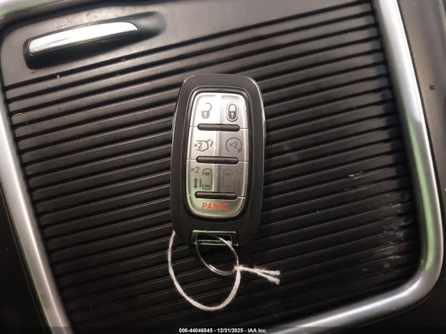 2019 CHRYSLER PACIFICA HYBRID 2C4RC1N77KR605443 Photo 10