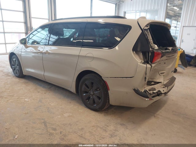 2019 CHRYSLER PACIFICA HYBRID 2C4RC1N77KR605443 Photo 2