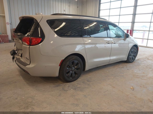 2019 CHRYSLER PACIFICA HYBRID 2C4RC1N77KR605443 Photo 3