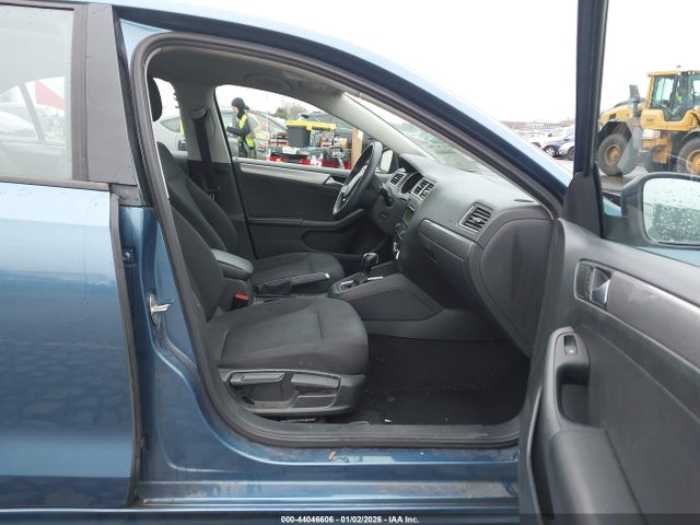 3VWD17AJ8FM223517 Volkswagen Jetta 1.8t Se